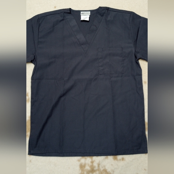 UA uniform advantage scrubs top - Picture 1 of 8